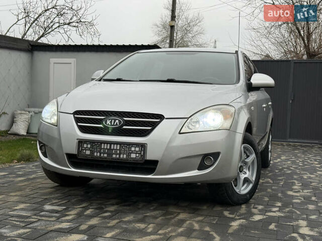 Серый Киа Сид, объемом двигателя 2 л и пробегом 191 тыс. км за 5700 $, фото 4 на Automoto.ua