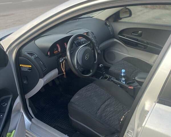 Киа Сид 2007 в Киеве на Automoto.ua Серый Киа Сид, объемом двигателя 1.4 л и пробегом 222 тыс. км за 3499 $, фото 5 на Automoto.ua