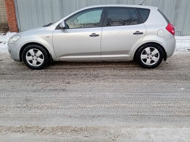 Сірий Кіа Сід, об'ємом двигуна 1.4 л та пробігом 225 тис. км за 3800 $, фото 5 на Automoto.ua