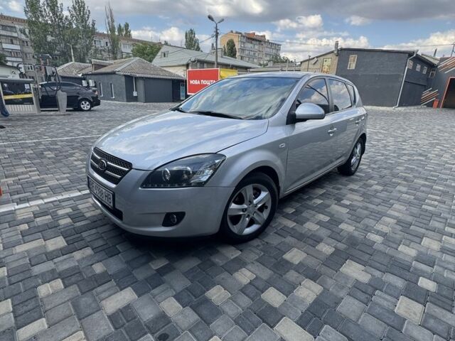 Серый Киа Сид, объемом двигателя 1.6 л и пробегом 240 тыс. км за 6500 $, фото 1 на Automoto.ua