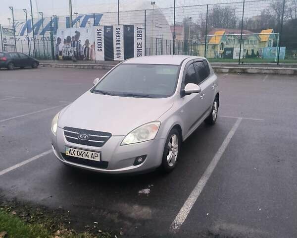 Серый Киа Сид, объемом двигателя 1.6 л и пробегом 228 тыс. км за 5500 $, фото 2 на Automoto.ua