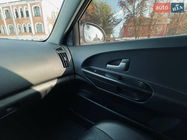 Серый Киа Сид, объемом двигателя 1.6 л и пробегом 223 тыс. км за 5500 $, фото 33 на Automoto.ua