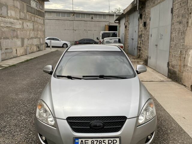 Серый Киа Сид, объемом двигателя 1.6 л и пробегом 240 тыс. км за 5700 $, фото 5 на Automoto.ua