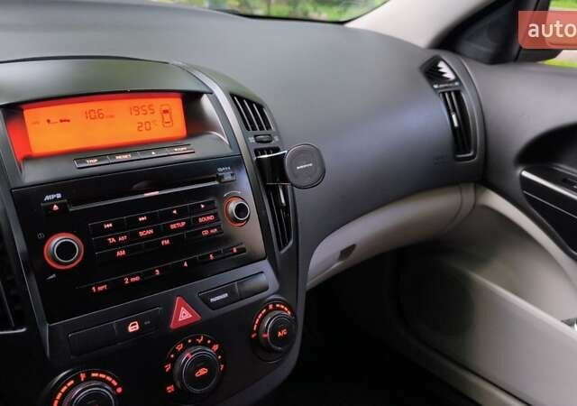 Сірий Кіа Сід, об'ємом двигуна 1.4 л та пробігом 233 тис. км за 4590 $, фото 19 на Automoto.ua