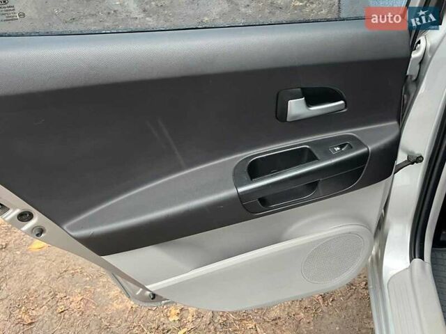 Серый Киа Сид, объемом двигателя 1.6 л и пробегом 227 тыс. км за 5590 $, фото 20 на Automoto.ua