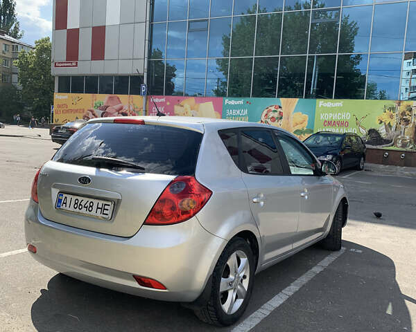 Серый Киа Сид, объемом двигателя 1.59 л и пробегом 226 тыс. км за 5300 $, фото 7 на Automoto.ua