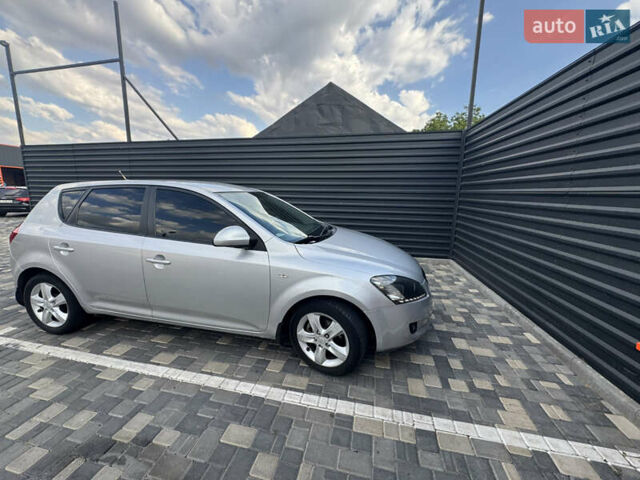 Серый Киа Сид, объемом двигателя 1.59 л и пробегом 240 тыс. км за 6500 $, фото 4 на Automoto.ua