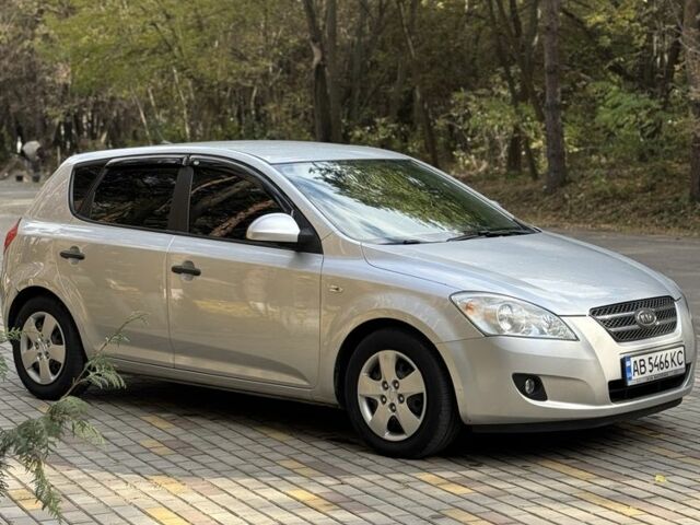 Кіа Сід 2007 у Бершаде на Automoto.ua Сірий Кіа Сід, об'ємом двигуна 1.6 л та пробігом 240 тис. км за 5150 $, фото 3 на Automoto.ua