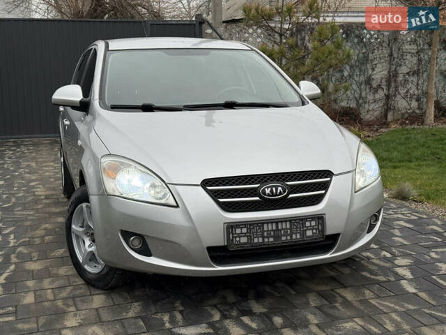 Серый Киа Сид, объемом двигателя 2 л и пробегом 191 тыс. км за 5700 $, фото 10 на Automoto.ua