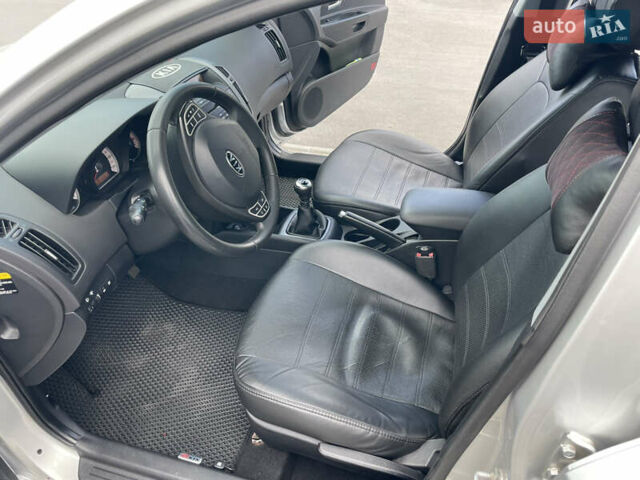 Серый Киа Сид, объемом двигателя 1.6 л и пробегом 222 тыс. км за 5800 $, фото 20 на Automoto.ua