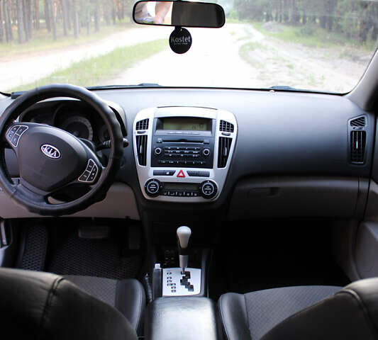 Серый Киа Сид, объемом двигателя 1.59 л и пробегом 240 тыс. км за 6500 $, фото 8 на Automoto.ua