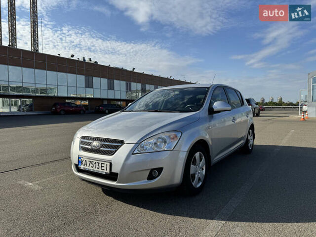 Серый Киа Сид, объемом двигателя 1.6 л и пробегом 134 тыс. км за 4900 $, фото 2 на Automoto.ua