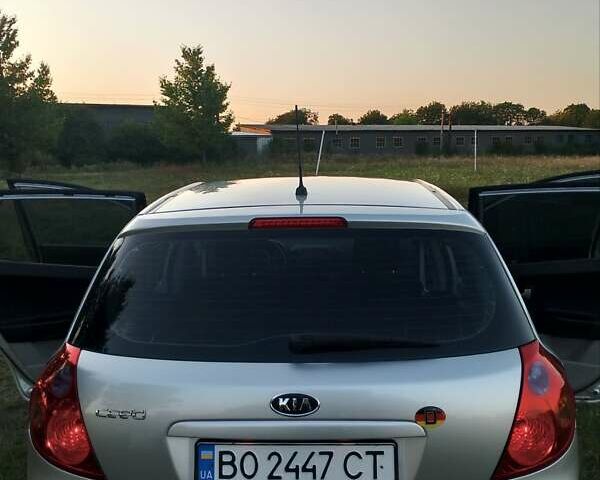 Серый Киа Сид, объемом двигателя 1.59 л и пробегом 235 тыс. км за 5400 $, фото 22 на Automoto.ua