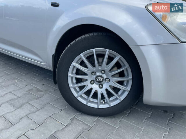 Серый Киа Сид, объемом двигателя 1.6 л и пробегом 222 тыс. км за 5800 $, фото 12 на Automoto.ua