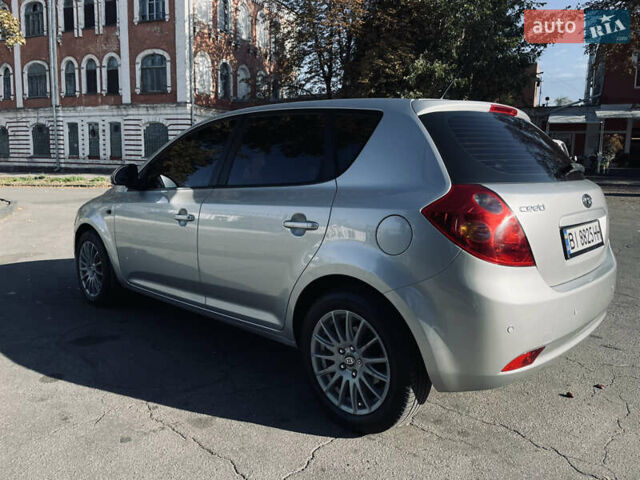 Серый Киа Сид, объемом двигателя 1.6 л и пробегом 223 тыс. км за 5500 $, фото 5 на Automoto.ua