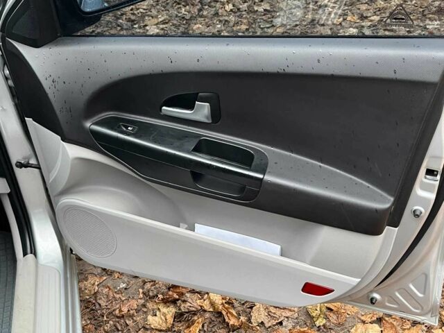 Серый Киа Сид, объемом двигателя 1.6 л и пробегом 227 тыс. км за 5590 $, фото 12 на Automoto.ua