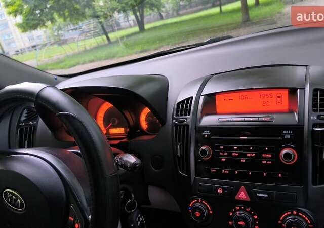 Сірий Кіа Сід, об'ємом двигуна 1.4 л та пробігом 233 тис. км за 4590 $, фото 18 на Automoto.ua