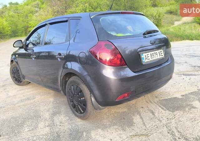 Сірий Кіа Сід, об'ємом двигуна 1.4 л та пробігом 233 тис. км за 4590 $, фото 8 на Automoto.ua