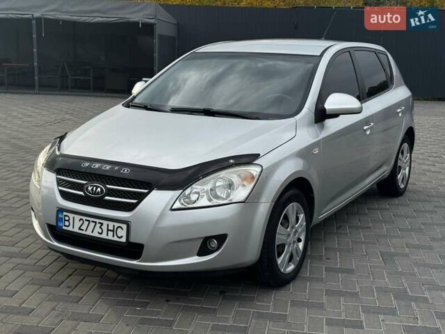 Серый Киа Сид, объемом двигателя 1.6 л и пробегом 230 тыс. км за 4900 $, фото 2 на Automoto.ua