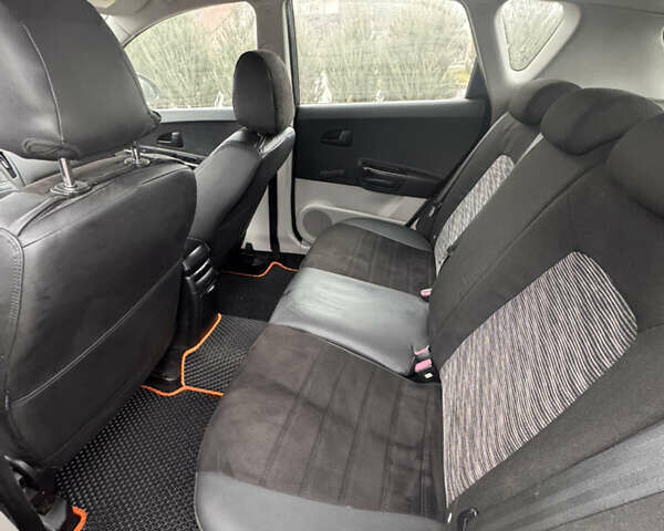 Сірий Кіа Сід, об'ємом двигуна 1.6 л та пробігом 254 тис. км за 5700 $, фото 19 на Automoto.ua