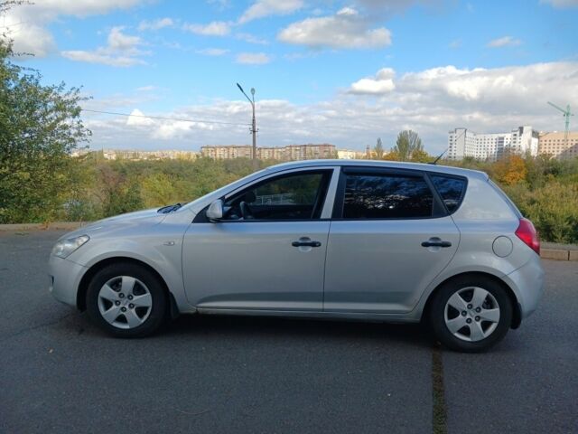 Киа Сид 2007 в Кривом Роге на Automoto.ua Серый Киа Сид, объемом двигателя 1.4 л и пробегом 221 тыс. км за 5500 $, фото 6 на Automoto.ua