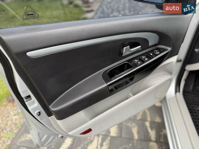 Серый Киа Сид, объемом двигателя 2 л и пробегом 191 тыс. км за 5700 $, фото 24 на Automoto.ua