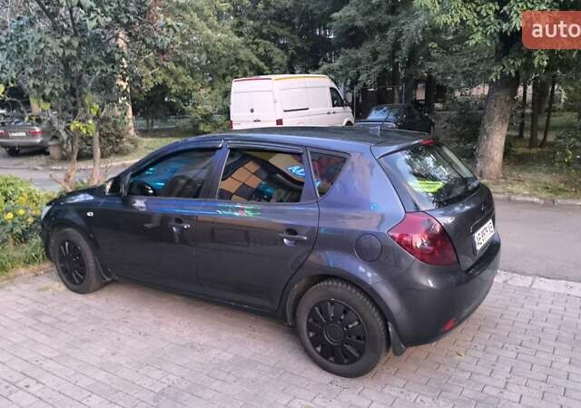 Сірий Кіа Сід, об'ємом двигуна 1.4 л та пробігом 233 тис. км за 4590 $, фото 2 на Automoto.ua