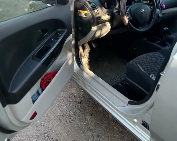 Серый Киа Сид, объемом двигателя 1.4 л и пробегом 152 тыс. км за 6200 $, фото 4 на Automoto.ua