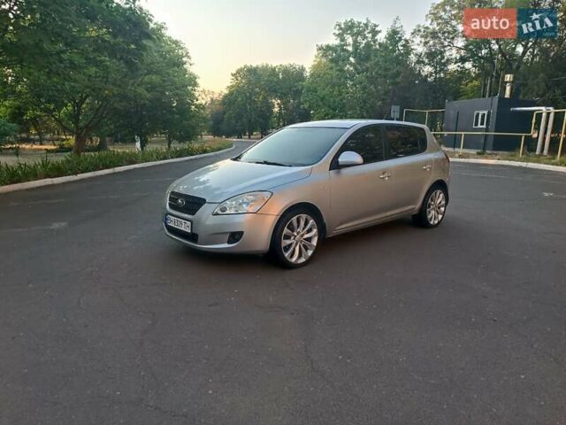 Серый Киа Сид, объемом двигателя 2 л и пробегом 320 тыс. км за 7000 $, фото 11 на Automoto.ua