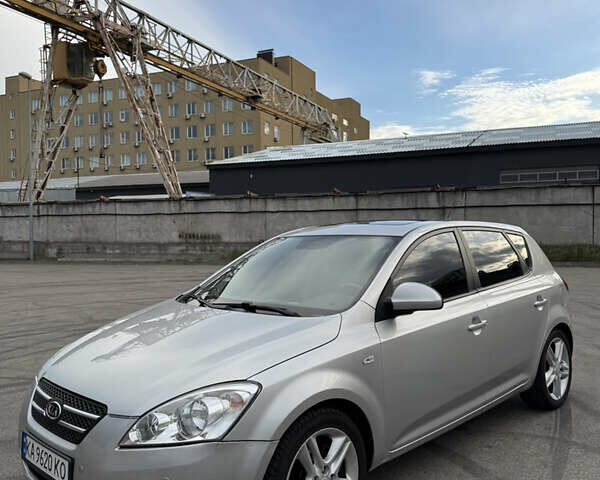 Серый Киа Сид, объемом двигателя 2 л и пробегом 163 тыс. км за 7799 $, фото 2 на Automoto.ua