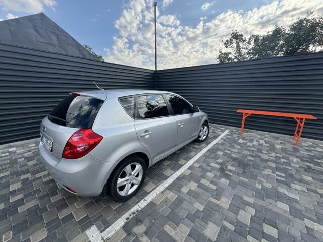 Серый Киа Сид, объемом двигателя 1.6 л и пробегом 240 тыс. км за 6800 $, фото 3 на Automoto.ua