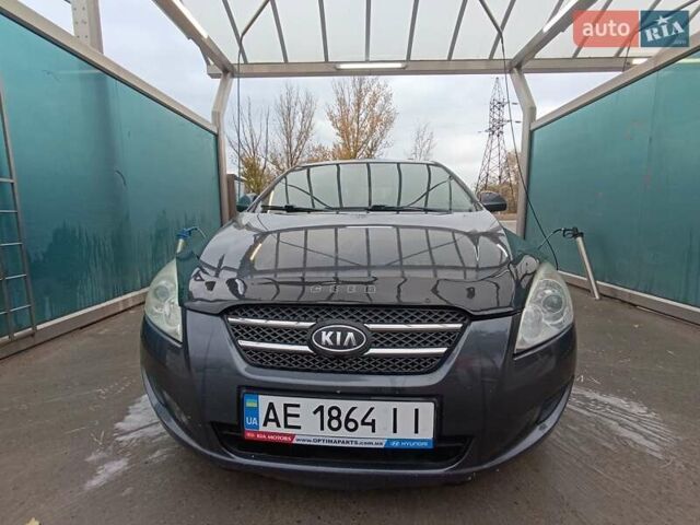 Серый Киа Сид, объемом двигателя 1.59 л и пробегом 334 тыс. км за 5400 $, фото 1 на Automoto.ua