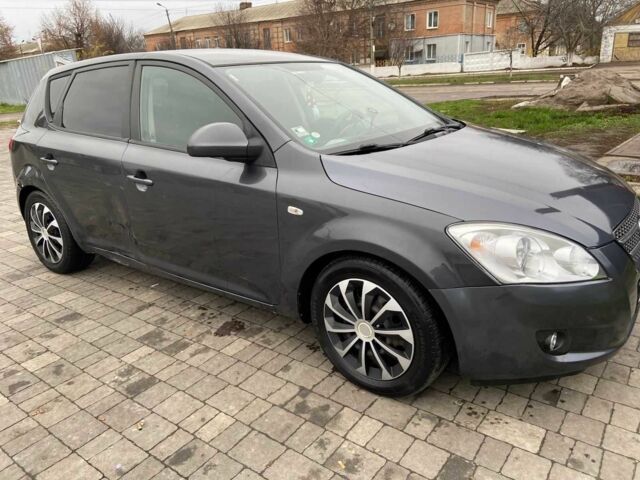 Сірий Кіа Сід, об'ємом двигуна 1.6 л та пробігом 500 тис. км за 3900 $, фото 3 на Automoto.ua