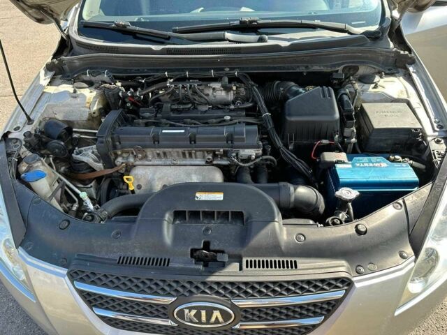 Серый Киа Сид, объемом двигателя 2 л и пробегом 252 тыс. км за 5900 $, фото 7 на Automoto.ua