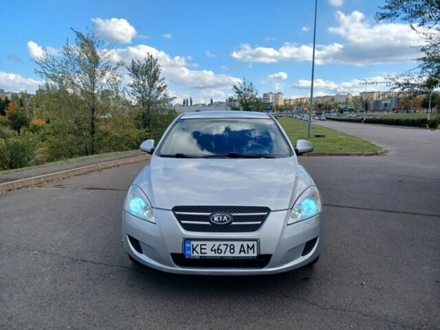Киа Сид 2007 в Кривом Роге на Automoto.ua Серый Киа Сид, объемом двигателя 1.4 л и пробегом 221 тыс. км за 5500 $, фото 2 на Automoto.ua