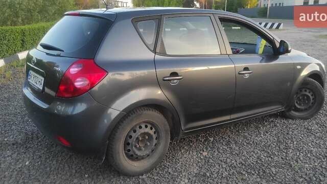 Серый Киа Сид, объемом двигателя 0 л и пробегом 221 тыс. км за 5150 $, фото 6 на Automoto.ua