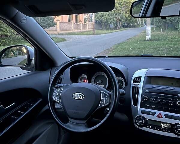 Сірий Кіа Сід, об'ємом двигуна 2 л та пробігом 136 тис. км за 7499 $, фото 28 на Automoto.ua