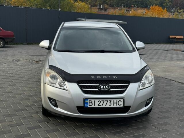 Серый Киа Сид, объемом двигателя 1.6 л и пробегом 230 тыс. км за 4900 $, фото 2 на Automoto.ua