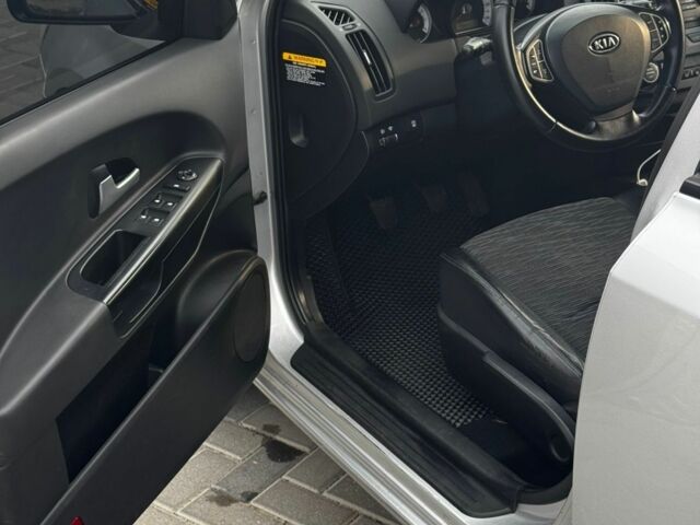 Серый Киа Сид, объемом двигателя 1.6 л и пробегом 230 тыс. км за 4900 $, фото 9 на Automoto.ua