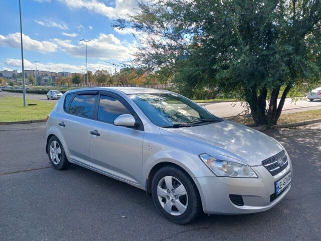 Киа Сид 2007 в Кривом Роге на Automoto.ua Серый Киа Сид, объемом двигателя 1.4 л и пробегом 221 тыс. км за 5500 $, фото 4 на Automoto.ua