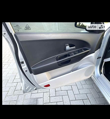 Сірий Кіа Сід, об'ємом двигуна 1.6 л та пробігом 185 тис. км за 6500 $, фото 9 на Automoto.ua