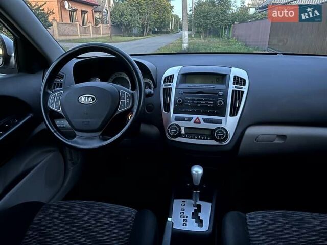 Серый Киа Сид, объемом двигателя 2 л и пробегом 136 тыс. км за 7250 $, фото 16 на Automoto.ua