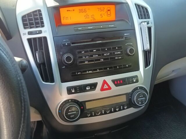 Сірий Кіа Сід, об'ємом двигуна 2 л та пробігом 334 тис. км за 5000 $, фото 4 на Automoto.ua