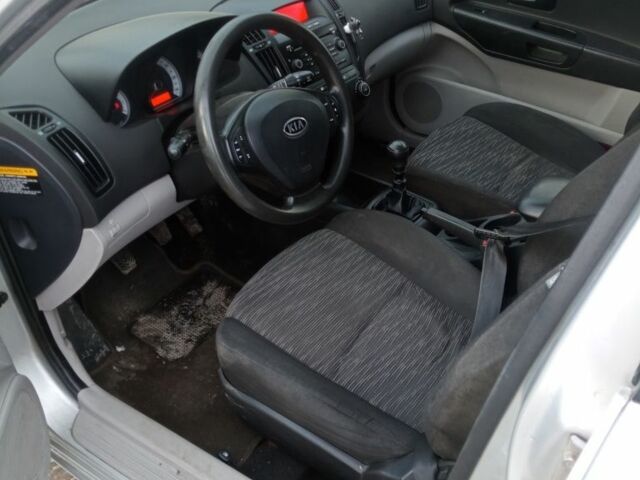 Сірий Кіа Сід, об'ємом двигуна 1.4 л та пробігом 225 тис. км за 3800 $, фото 7 на Automoto.ua