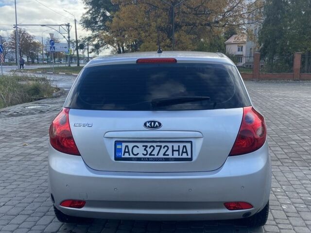 Сірий Кіа Сід, об'ємом двигуна 1.6 л та пробігом 305 тис. км за 5500 $, фото 3 на Automoto.ua