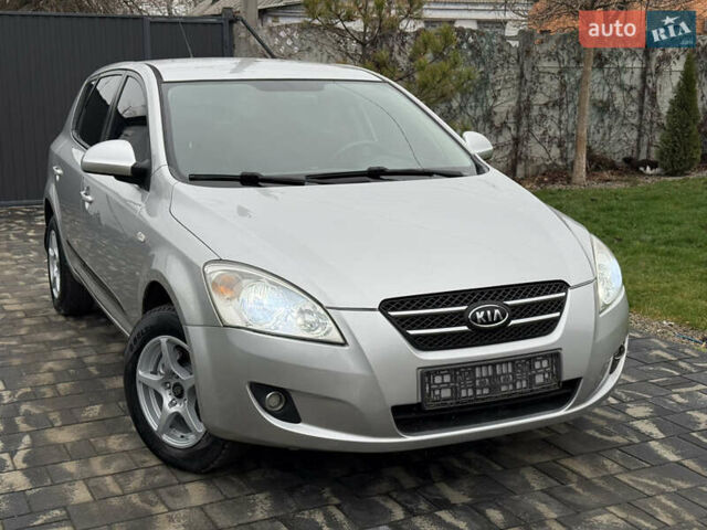 Серый Киа Сид, объемом двигателя 2 л и пробегом 191 тыс. км за 5700 $, фото 11 на Automoto.ua