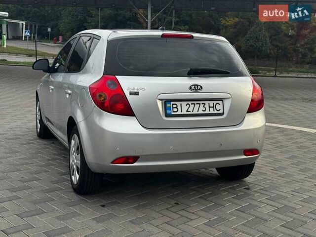 Серый Киа Сид, объемом двигателя 1.6 л и пробегом 230 тыс. км за 4900 $, фото 3 на Automoto.ua