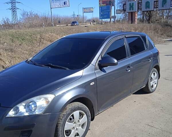 Сірий Кіа Сід, об'ємом двигуна 1.4 л та пробігом 350 тис. км за 5200 $, фото 3 на Automoto.ua