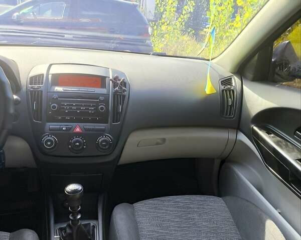 Сірий Кіа Сід, об'ємом двигуна 1.6 л та пробігом 250 тис. км за 5400 $, фото 7 на Automoto.ua