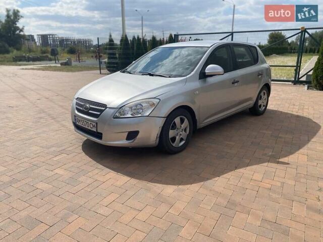 Серый Киа Сид, объемом двигателя 1.4 л и пробегом 222 тыс. км за 3500 $, фото 1 на Automoto.ua